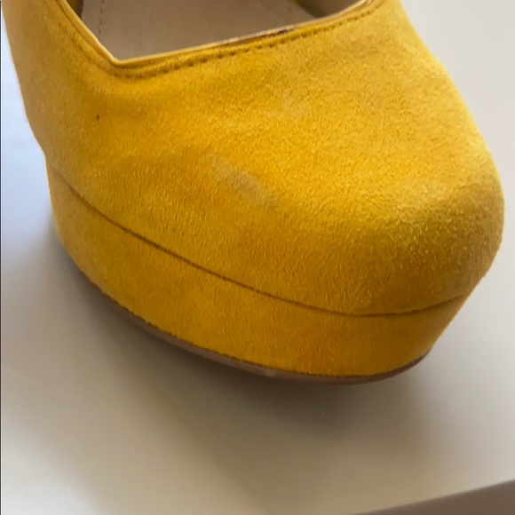 Boho Suede Mustard Yellow Aldo Pumps - Picture 3 of 10